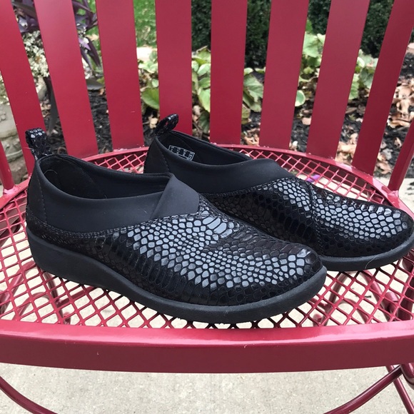 cloudsteppers slip on shoes